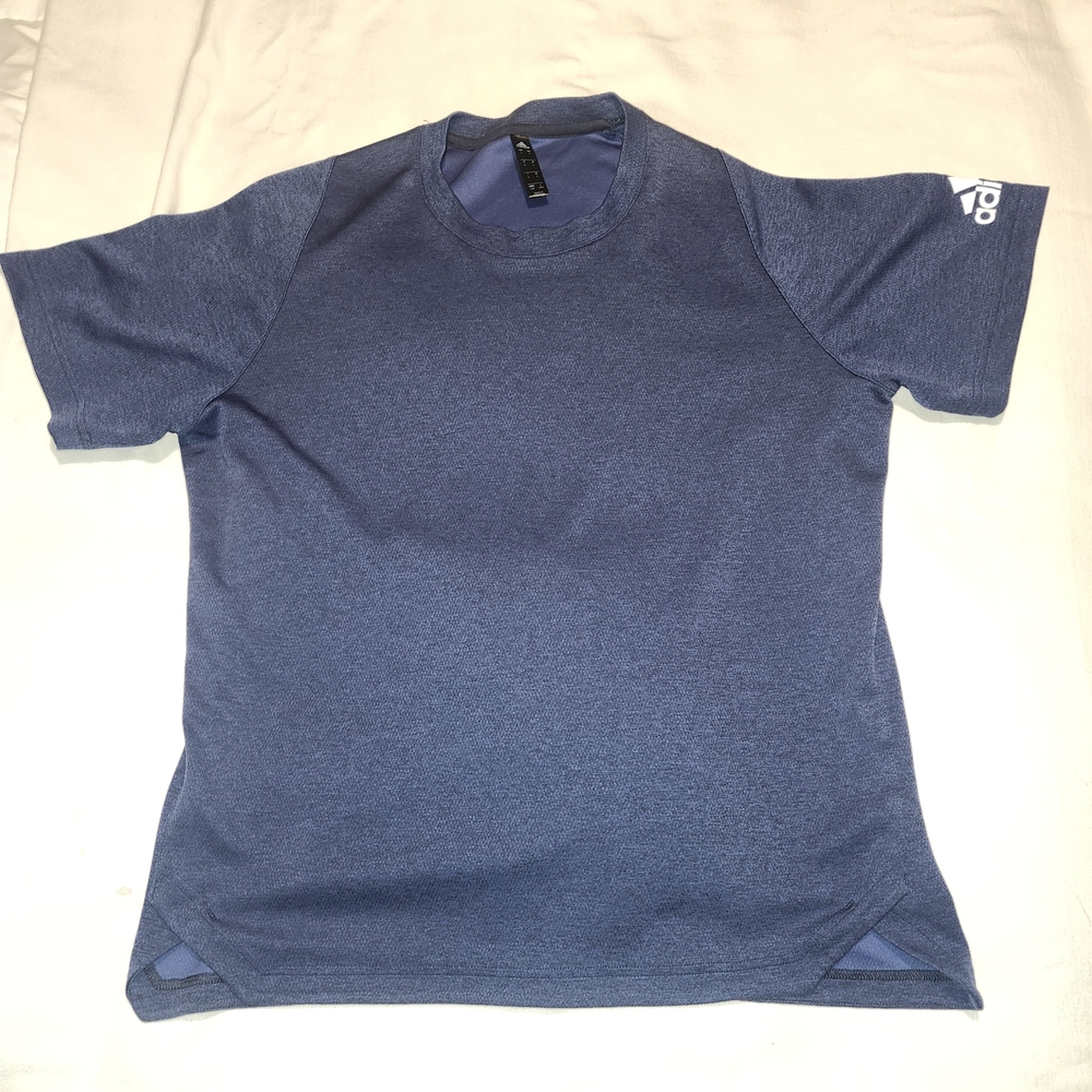 Adidas perforance tshirt